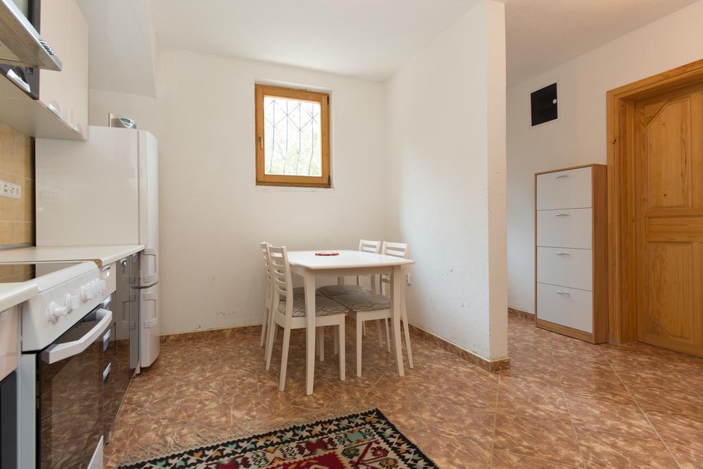 Em Apartment Сараево Екстериор снимка